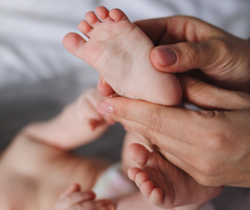 ❄️ Зимна грижа за бебешката кожа, баня и овлажняване (0–3 години) – 2025