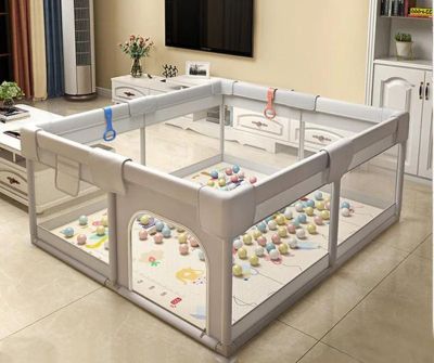 Бебешка кошара за игра 120×120 + 3 ПОДАРЪКА – Двулицево Килимче с XPE Пяна, ТОПКИ за игра и ДРЪЖКИ за изправяне| Просторна, безопасна и сгъваема кошара за бебе и малко дете, лесна за почистване, подходяща за дом и двор, изгодна цена