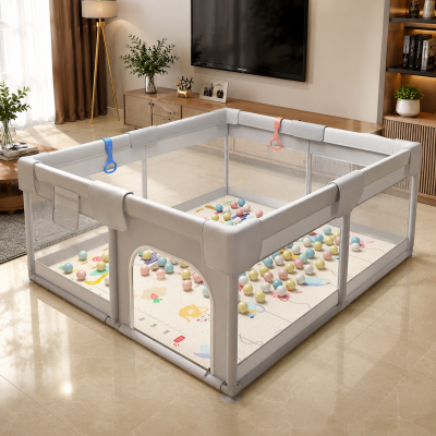 Бебешка кошара за игра 120×120 + 3 ПОДАРЪКА – Двулицево Килимче с XPE Пяна, ТОПКИ за игра и ДРЪЖКИ за изправяне| Просторна, безопасна и сгъваема кошара за бебе и малко дете, лесна за почистване, подходяща за дом и двор, изгодна цена