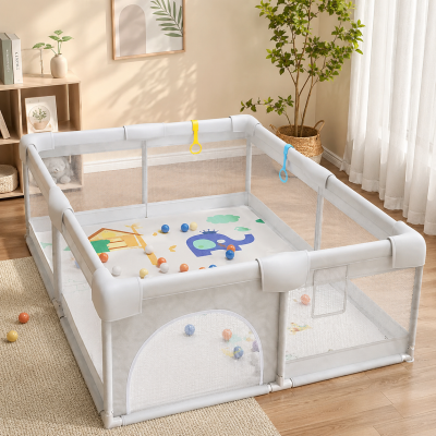 Бебешка кошара за игра 120×120 + 3 ПОДАРЪКА – Двулицево Килимче с XPE Пяна, ТОПКИ за игра и ДРЪЖКИ за изправяне| Просторна, безопасна и сгъваема кошара за бебе и малко дете, лесна за почистване, подходяща за дом и двор, изгодна цена